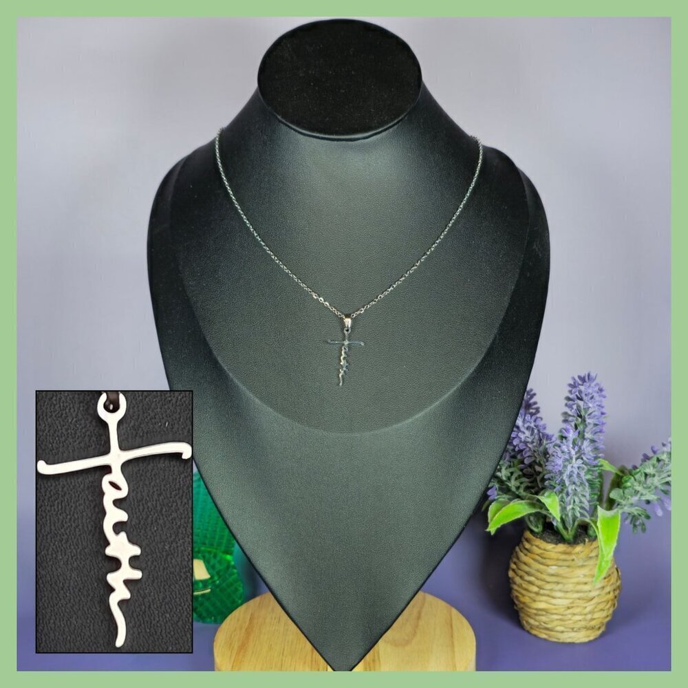 "Faith" Cross Pendant Necklace (NWOT)‎